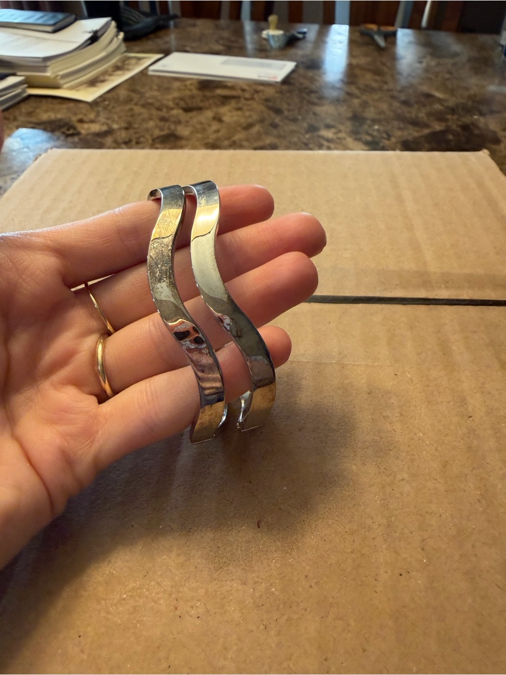 Silver Wavy bracelet - Sleek Curved Design